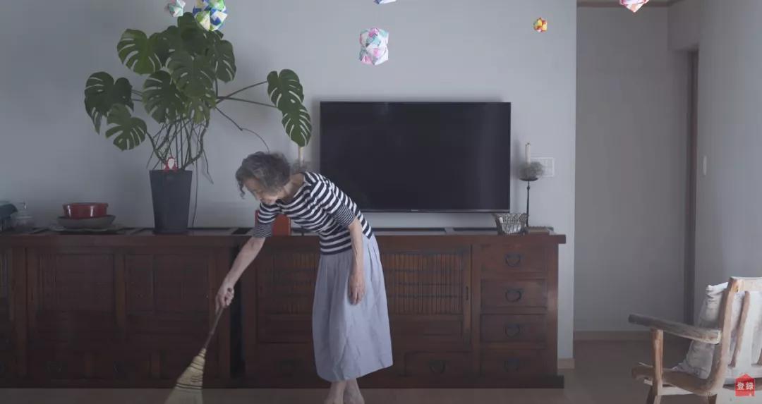 75岁日本家庭主妇日常,日本中年家庭主妇一天的真实生活