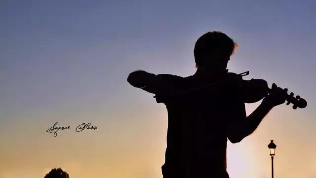 小提琴的音色由琴弦决定吗,小提琴的音质级别