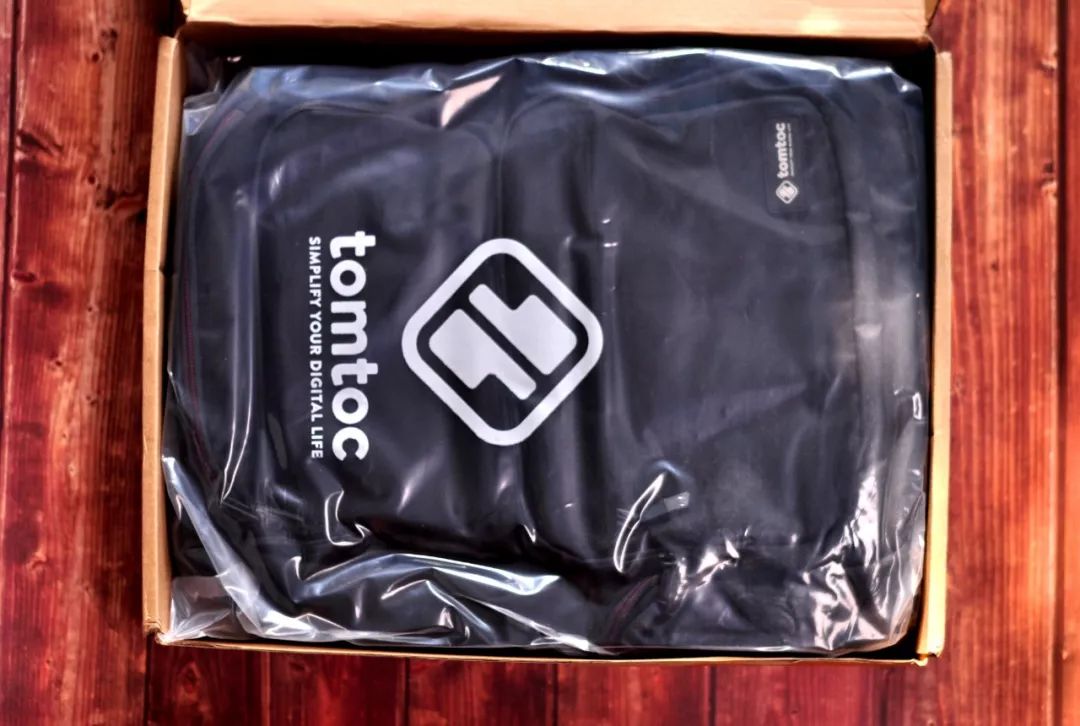 tumi双肩背包都可以怎么装,tumi双肩包真的那么好吗