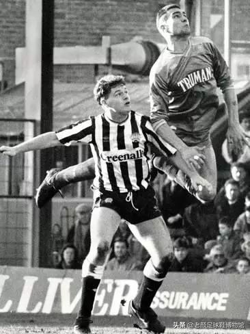 破产酒鬼的球鞋拍卖值6万，加图索的恩人名字成为香港路名