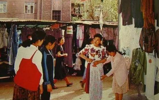 鞍山市老照片和新照片的对比 (鞍山老照片35年前宁静的鞍山)