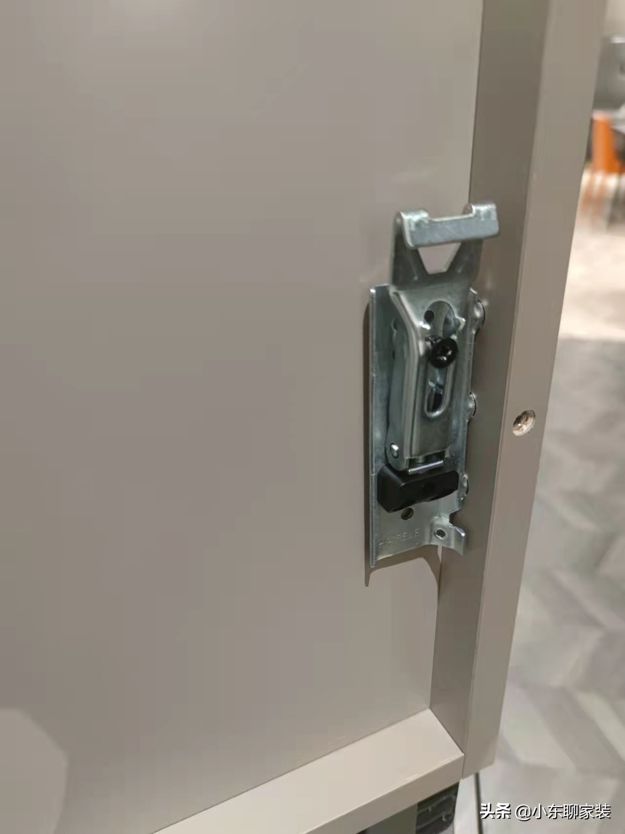 定制橱柜如何确定颜色好坏,定制橱柜怎么样确认板材环保