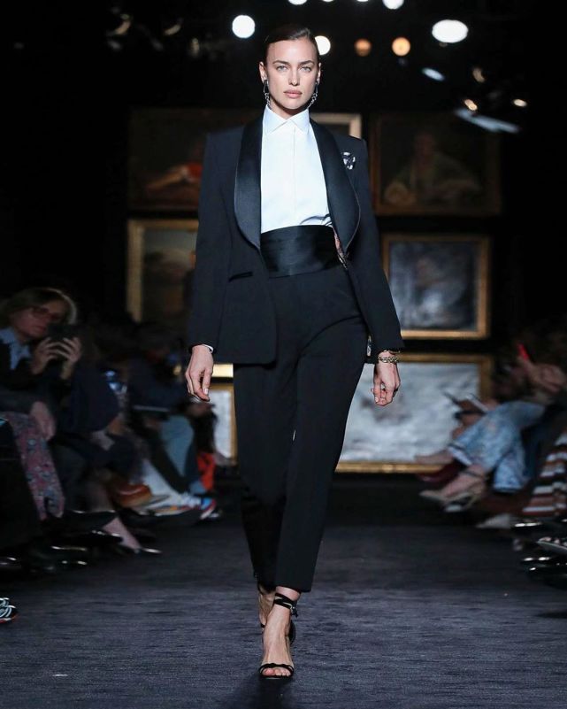 c罗晒与女友度假照游艇,c罗前女友超模写真