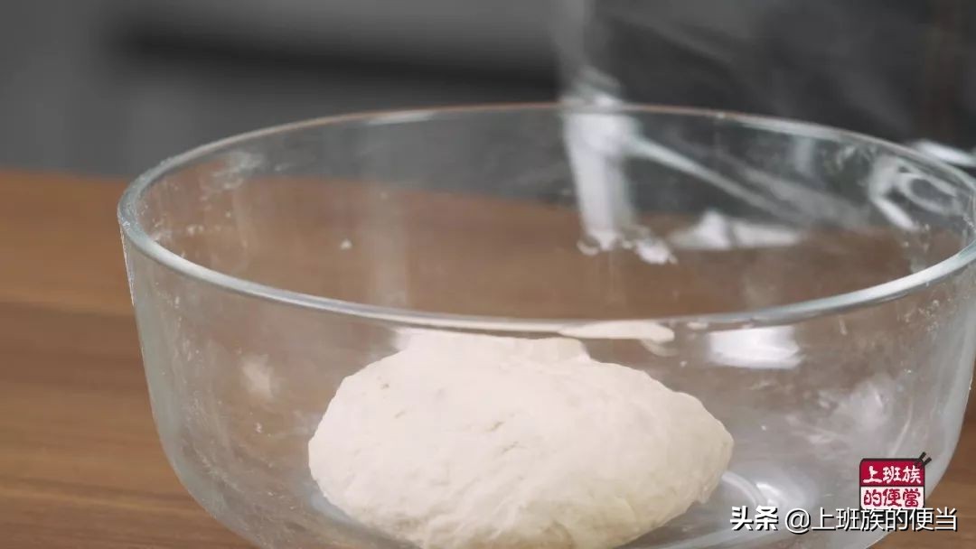 三分钟搞定劲道又爽滑的凉皮,想吃凉皮不用买了教你配方