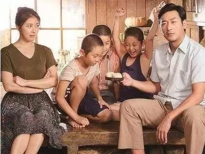 许三观卖血记小人物的卑微与伟大,许三观卖血记里的生活