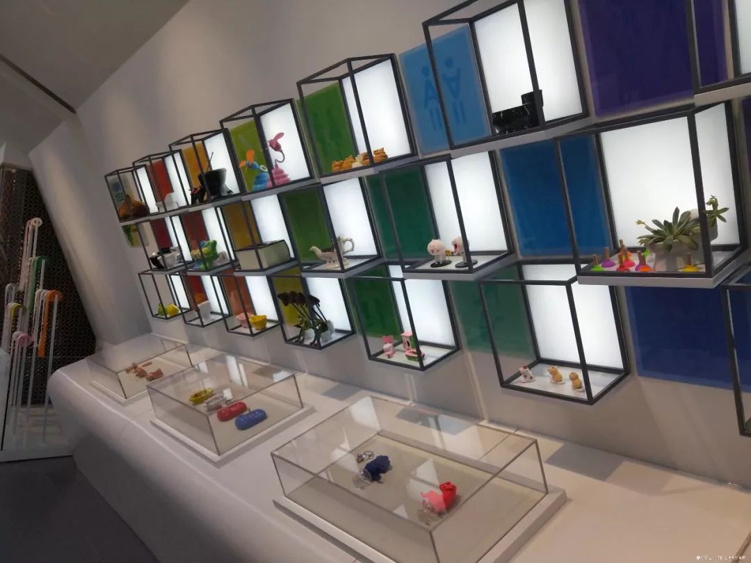 酒吧、超市展览馆这么Fashion的青城驿站,你还认为这只是厕所吗