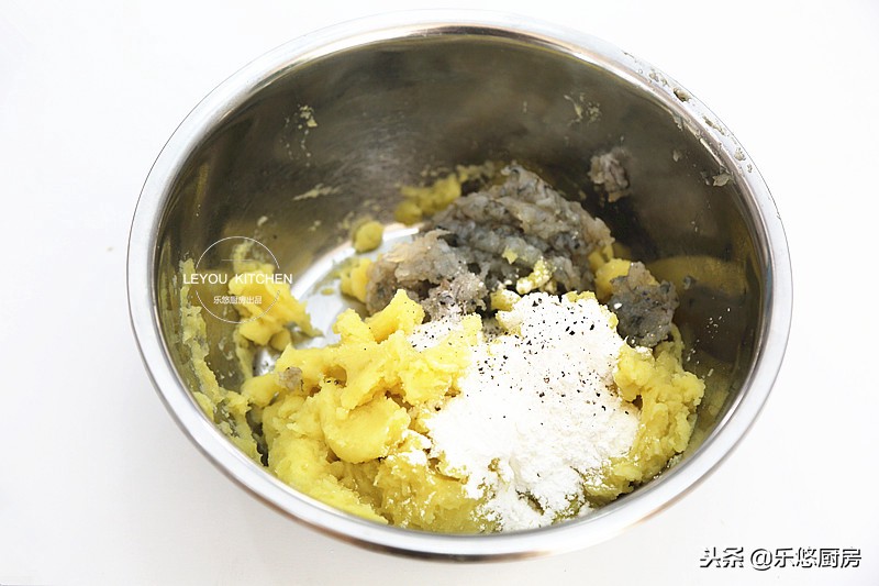 油炸酥脆土豆,土豆这样做怪不得孩子还想吃