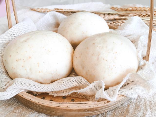 自己蒸的馒头有嚼劲不蓬松,自己蒸的馒头有点粘是怎么回事