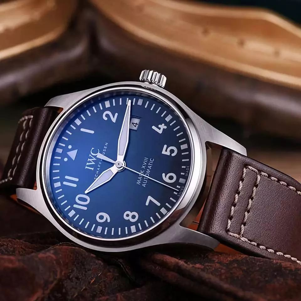 回家过年戴什么饰品好看,万国手表和浪琴哪个手表好