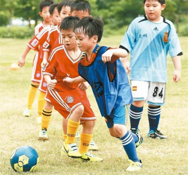 骨头汤能让孩子生长发育长高吗,宝妈为儿子长高