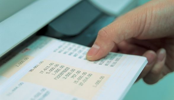 离开韩国的时候，没用的银行存折千万不要卖