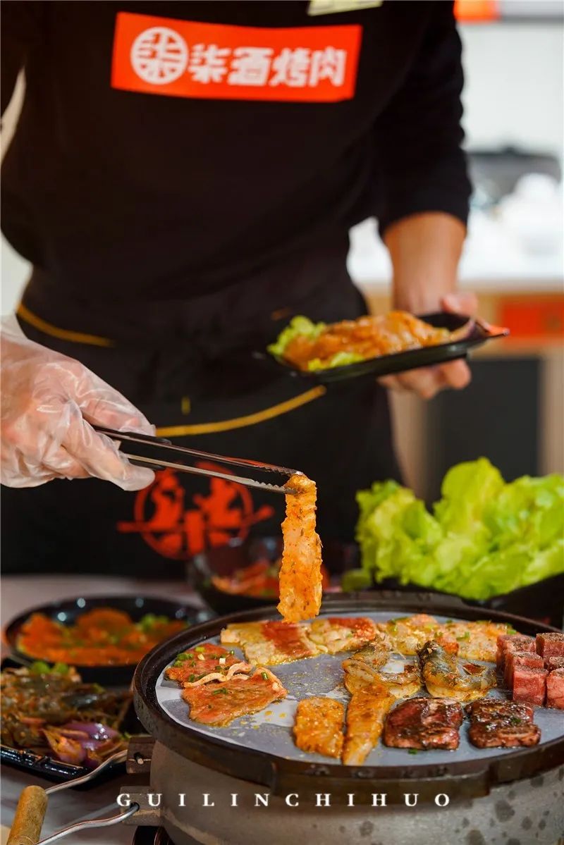 被安利了3年的长沙网红烤肉店,这回在桂林终于吃上了