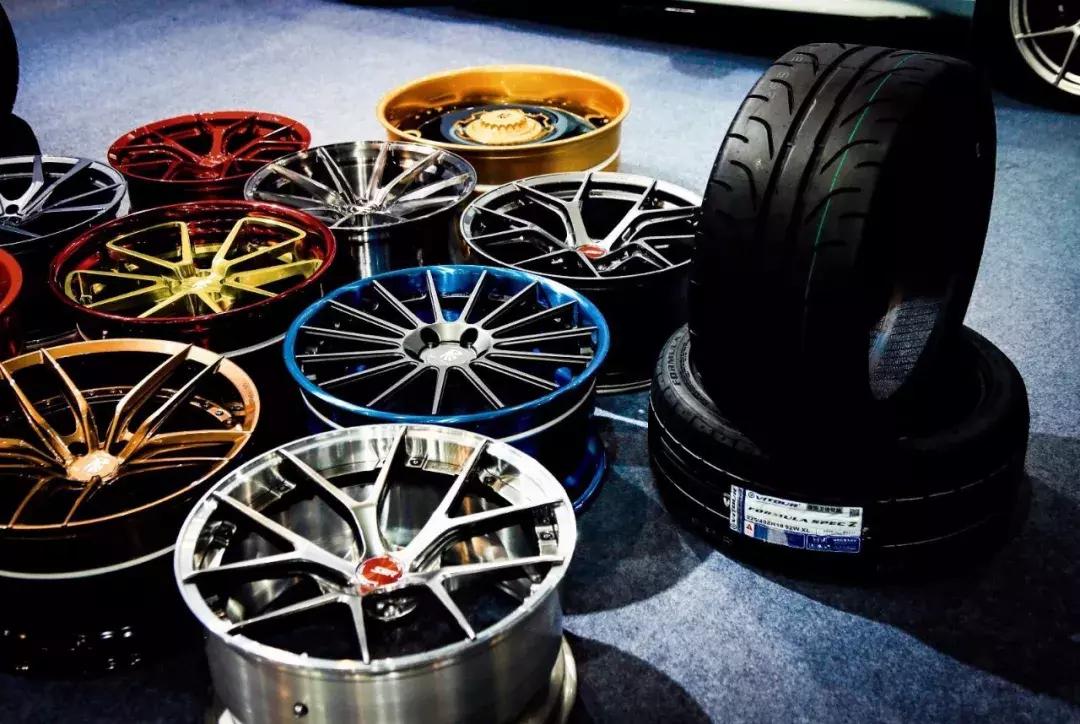 改装轮毂颜色搭配 (如何选择适合自己车的轮圈)