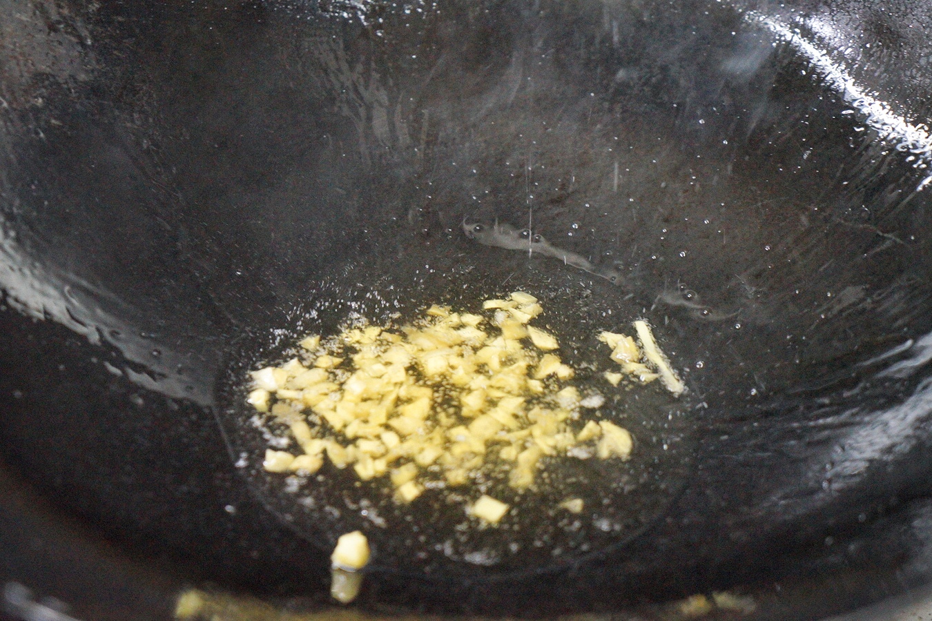 花都首家大理酸菜鱼专门店,云南空运酸菜,活鱼现煮,酸辣好过瘾