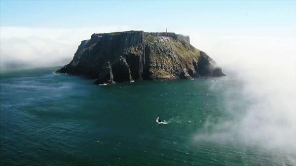 他35岁裸辞，搭顺风船环游世界，网友：还可以这么玩？