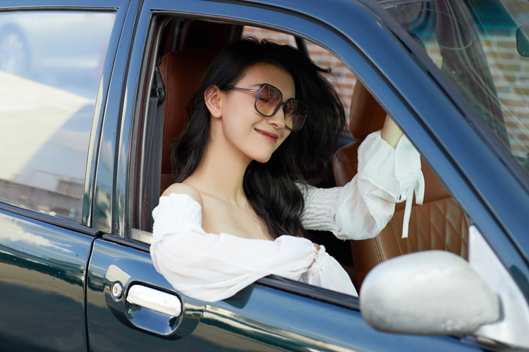 明星同款防晒墨镜,明星同款墨镜显脸小