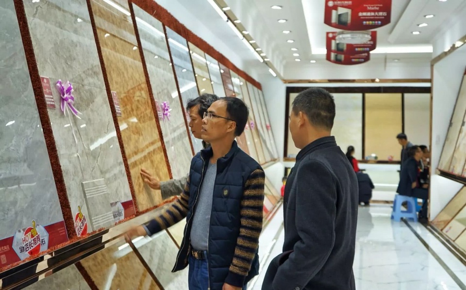 建材行业业务员一年能挣多少钱,建材行业亏损的原因