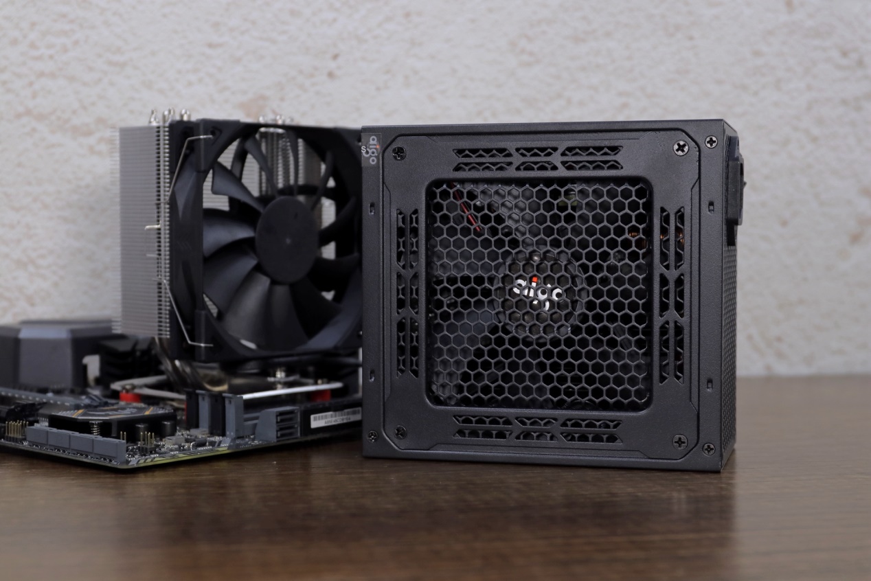 电竞主机3000到4000,aigo电竞700电源怎么拆