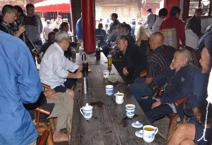 自驾旅游沿着g30高速公路看风景,沿g318去拉萨一路海拔