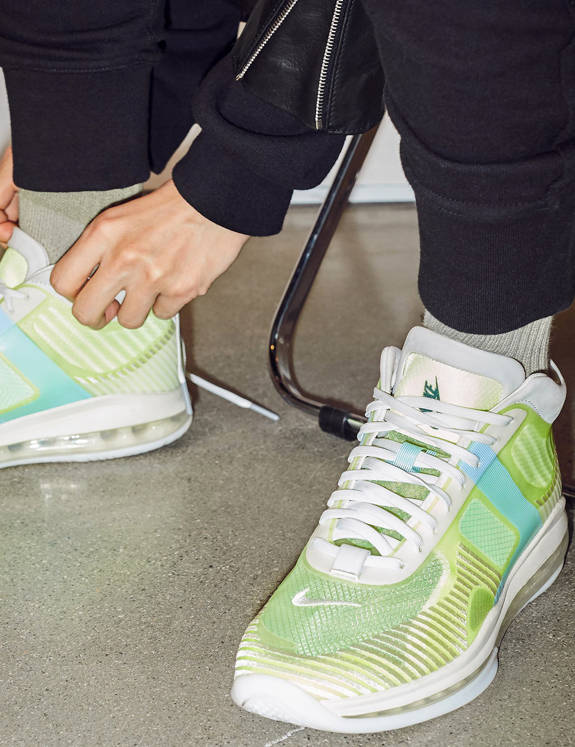 詹姆斯穿勒布朗19球鞋,耐克勒布朗詹姆斯18低帮