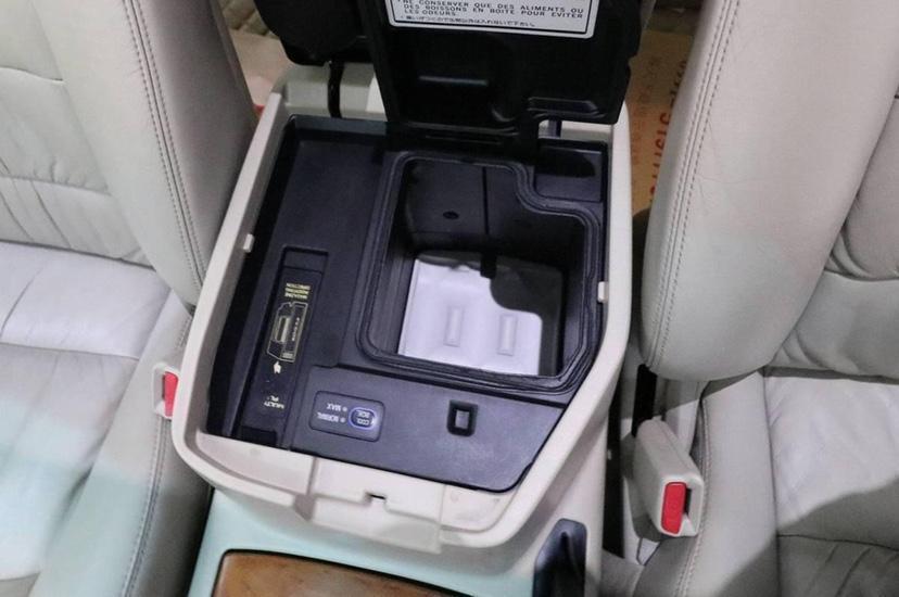 丰田陆巡对比沃尔沃xc60,丰田陆巡和雷克萨斯570哪个好