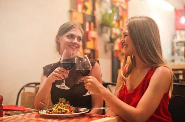 女性月经期间这几件事真的不能做,女人经期饮食上有什么注意事项