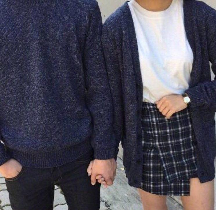 冬天到了该穿男盆友的外套了,穿的再好看也抵不过男朋友的外套