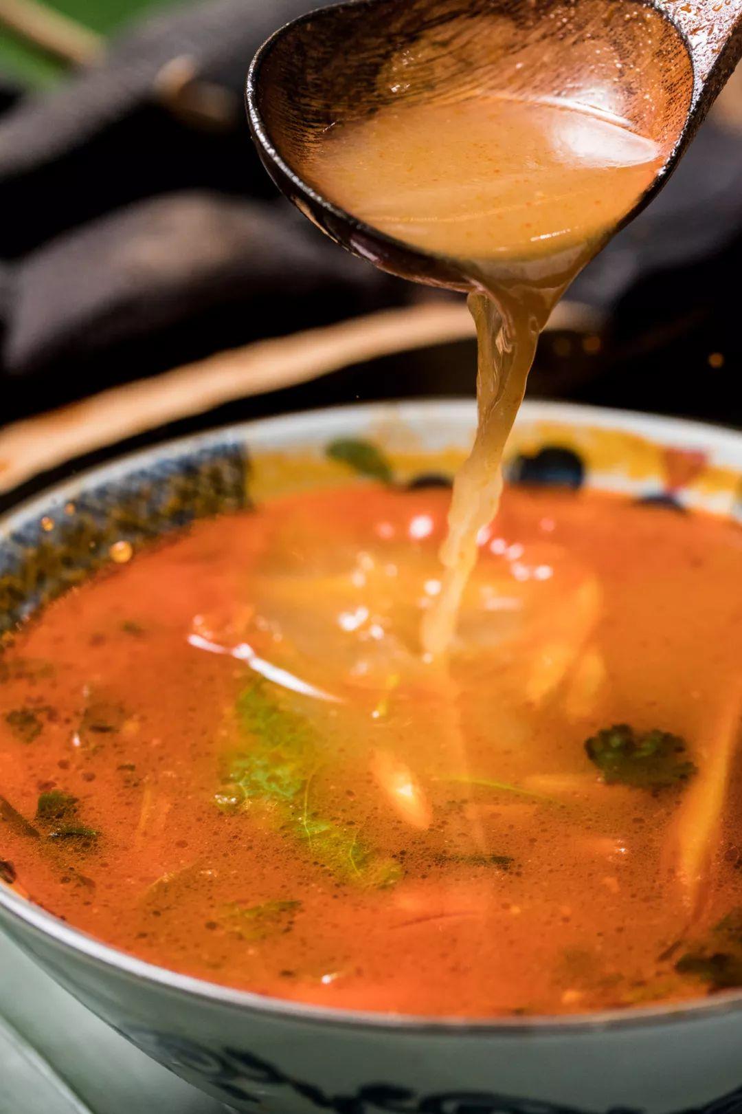 罗湖有家怪店，十个人来吃完饭后，老板居然多了一百个朋友