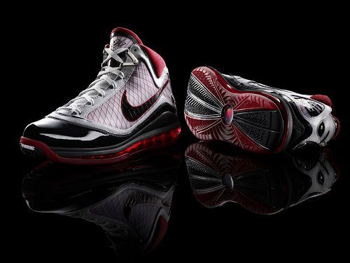 lebron詹姆斯狮子标球鞋,lebronwitness5詹姆斯实战篮球鞋