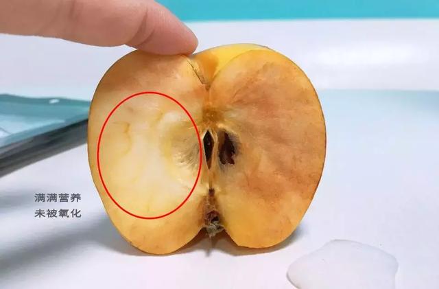 硬刚女皇龙妈也扛不住法令纹,2条沟壑让人心疼,贴一贴就消了