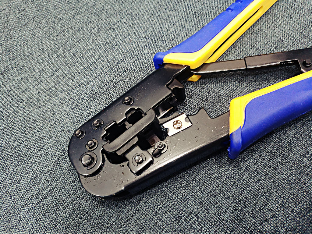 超六类网线钳与普通网线钳的区别,没有网线钳时怎样制作网线