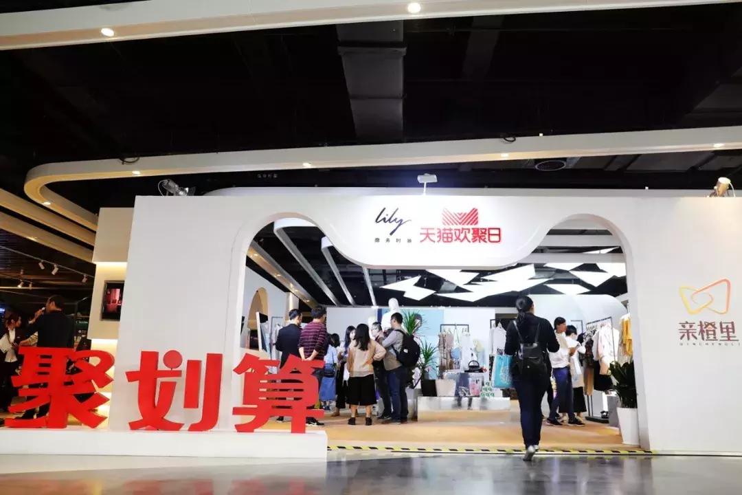 比江南布衣有范，比欧时力有人气，这个女装品牌太牛了