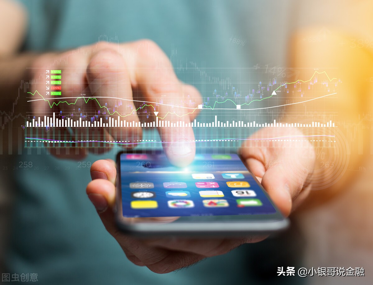 别人还钱去银行发现假钱怎么办,到银行存款有假钱怎么处理