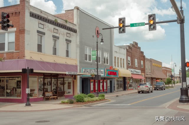 一张毛骨悚然的百年前照片：这头被吊死的大象做了什么坏事？