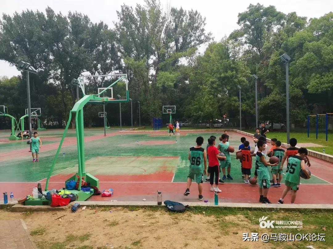 怀念在篮球场上挥汗如雨的日子,篮球场挥洒着青春与汗水的地方