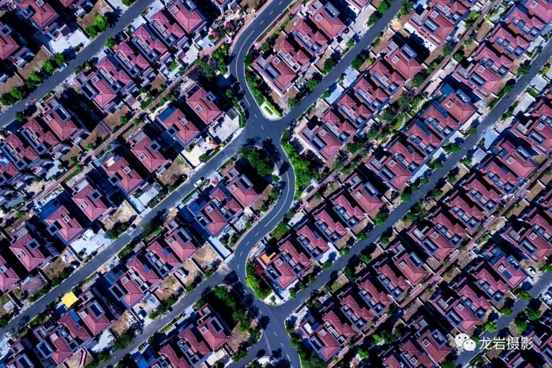 @龙岩人，让我们跟随无人机，一起飞跃闽西