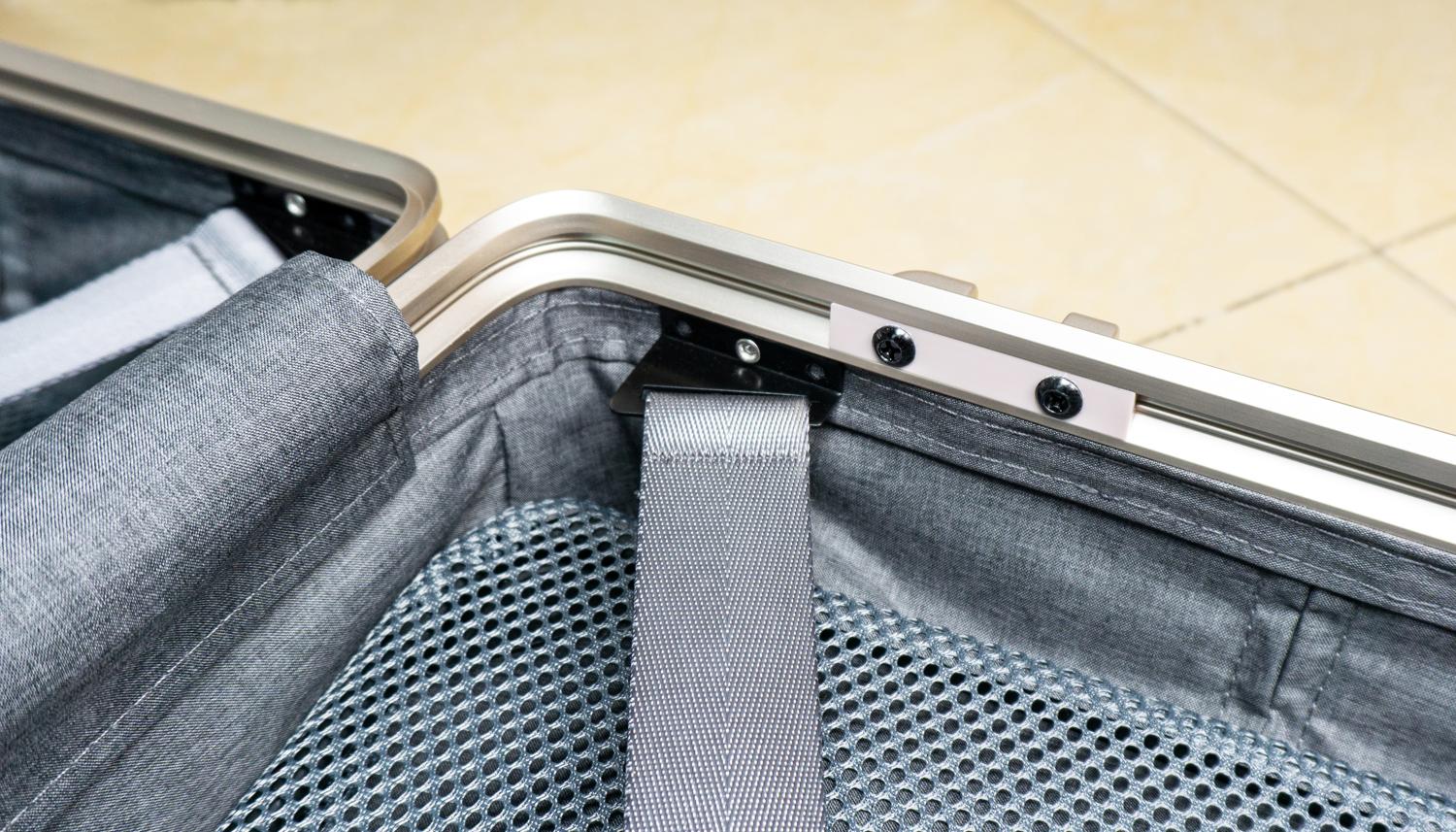 我试了一下，用地平线8号POWER拉杆箱装PS5代路由器刚刚好