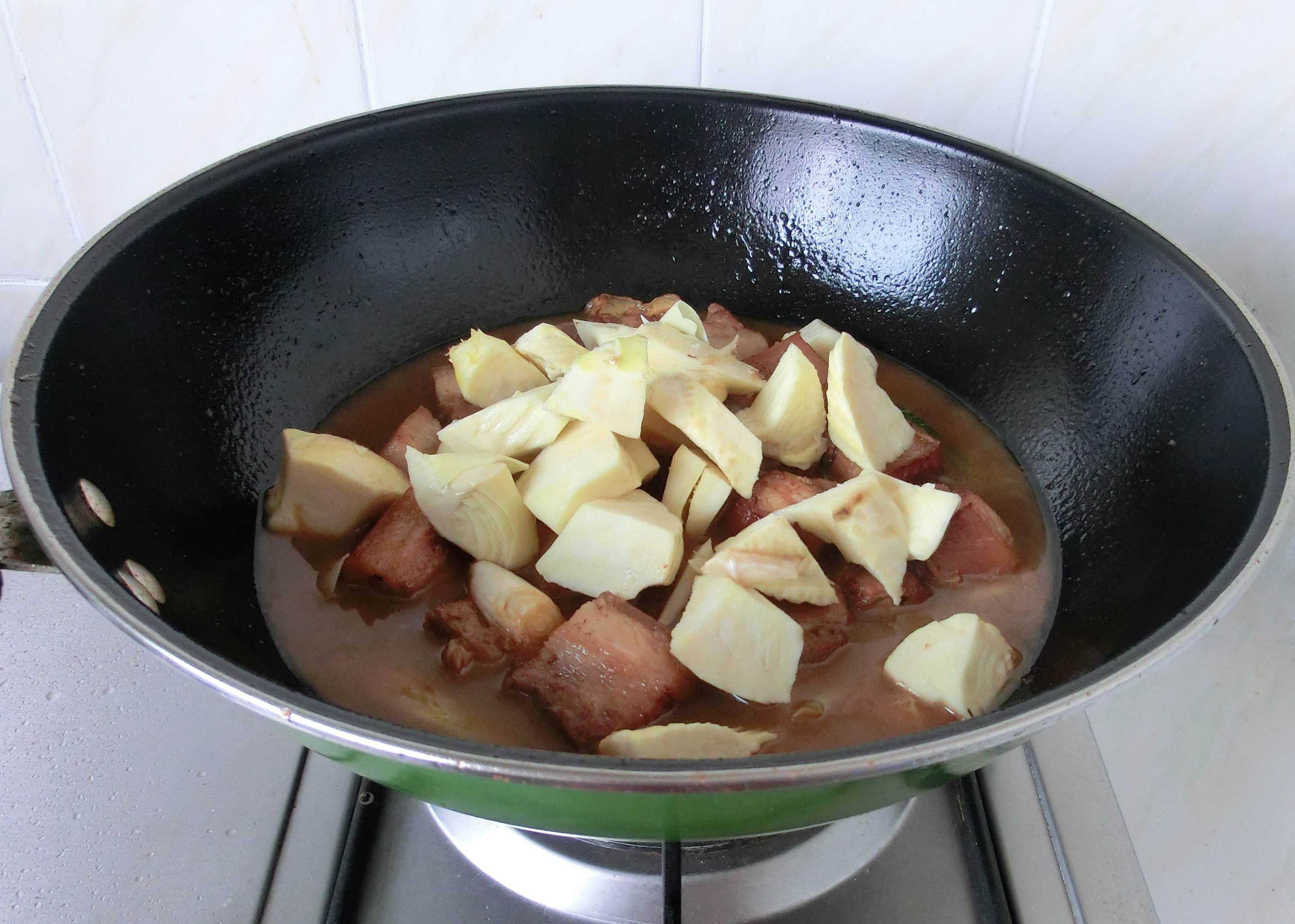 冬笋红烧肉做法图解,冬笋红烧肉的最正宗做法