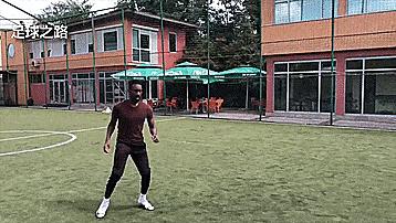 五个可以帮我们杀出重围的足球技巧