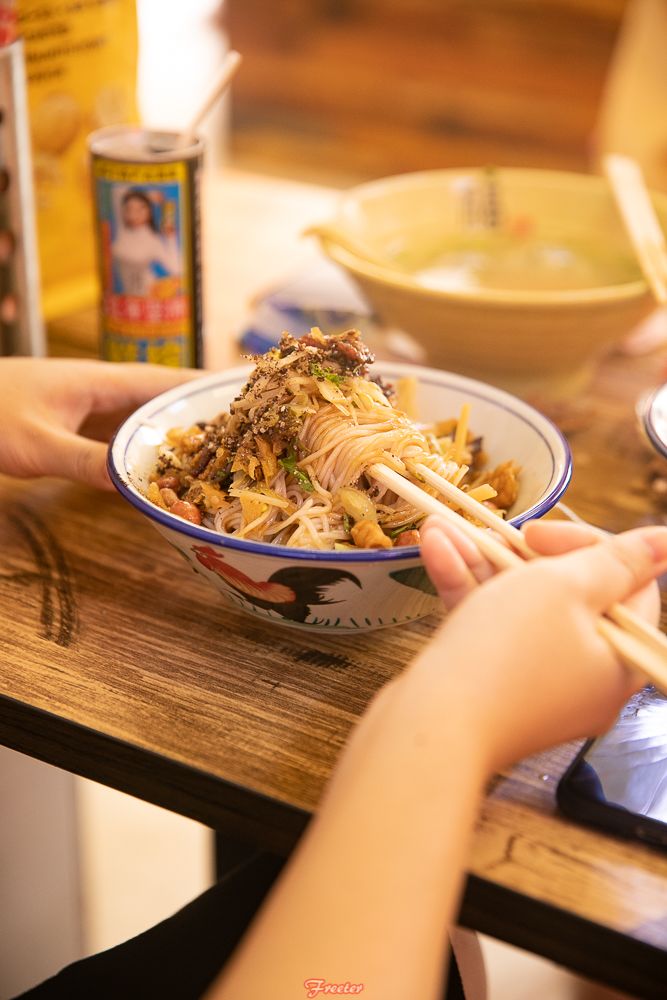 老海口人谁还记得20年前开在海员俱乐部的那家鸡饭店？我们找到了