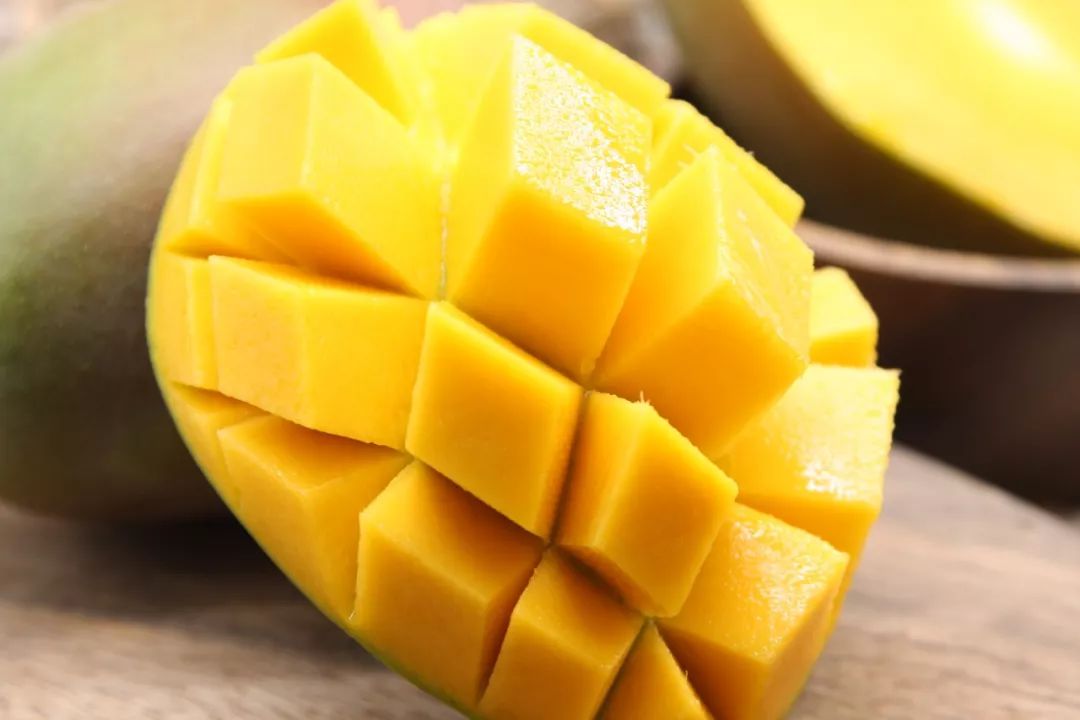 切开菠萝发现不熟怎么办,水果没熟切开了怎么办
