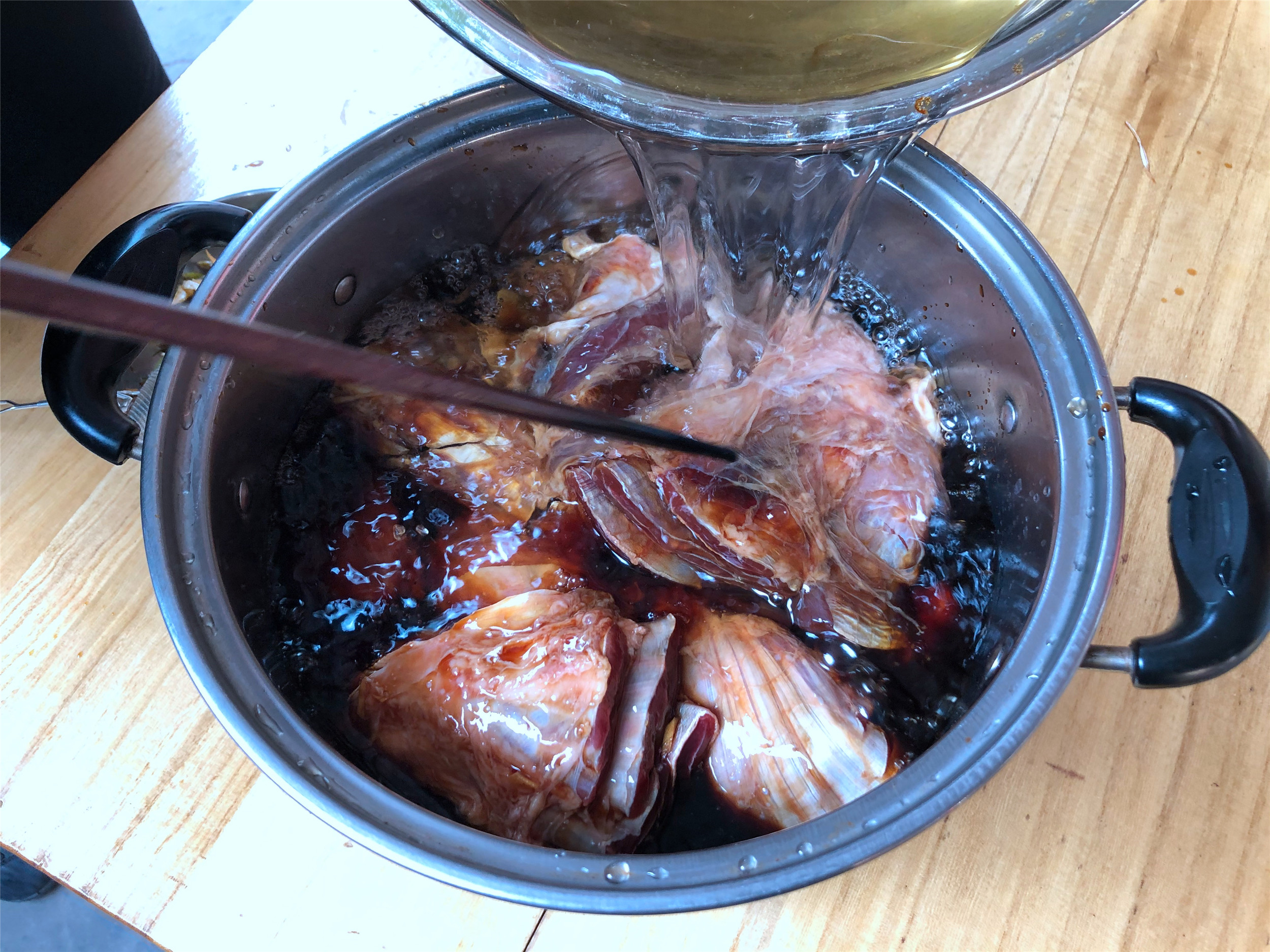 卤牛肉怎么腌制才能腌透,卤牛肉怎样卤出来的牛肉鲜嫩好吃