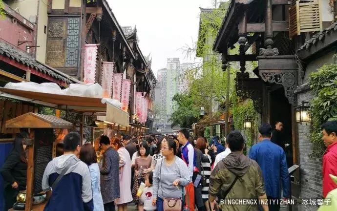 成都宽窄巷子闲适的幸福触手可及,四川成都宽窄巷子里的闲适