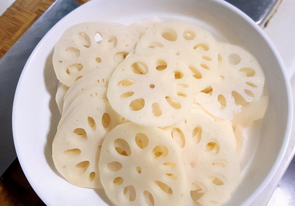 糖醋藕片先放糖还是先放醋,醋溜藕片用白醋好还是用陈醋好吃