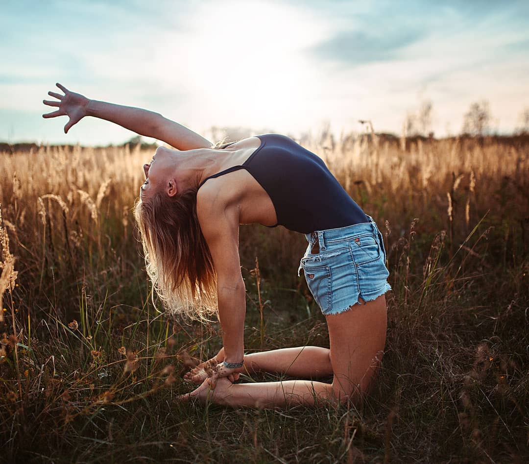 关晓彤穿超短裙出席活动北电,关晓彤的腿显得更细了