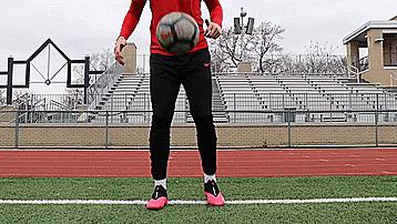 颠球技巧入门小学生3岁,五个适合初学者的颠球技巧