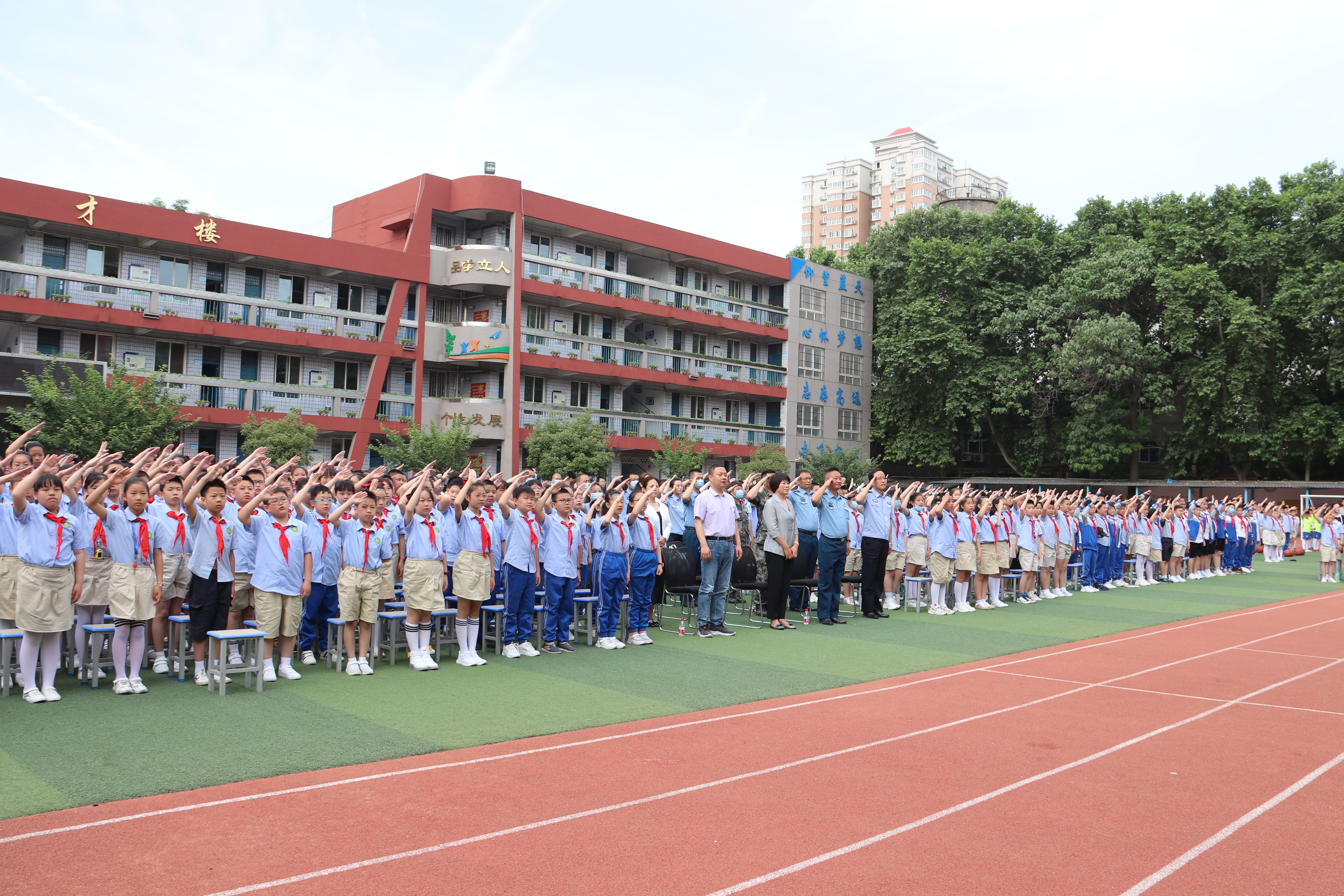 六一儿童节小学表演节目童心向党,我把歌声献给党舞台剧