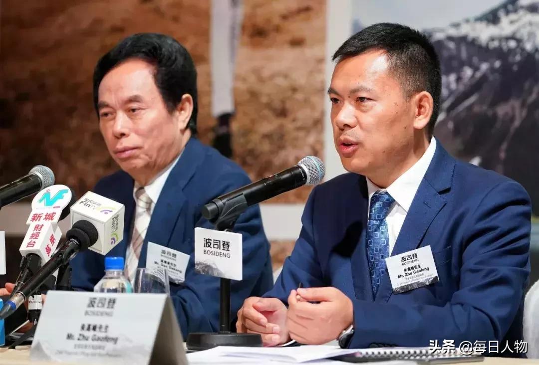 波司登羽绒服2023发布会,波司登羽绒服三大设计师联名款