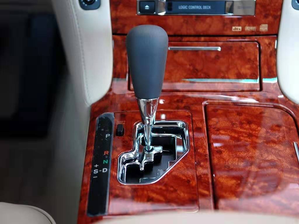 情怀皇冠12代,2005年丰田12代皇冠3.0