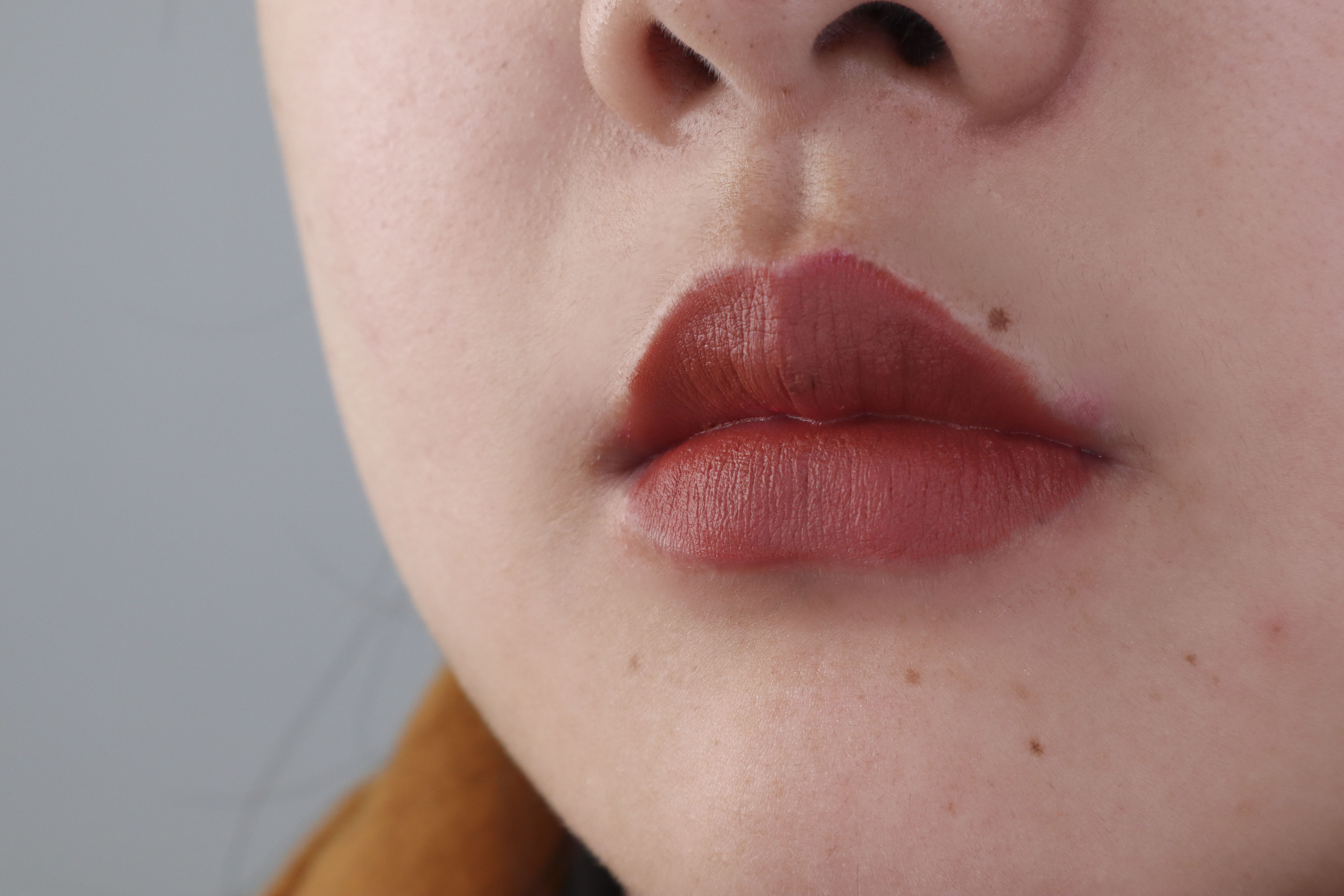 明星涂这个色号也要丑哭？7大口红色系实测，黄黑皮真的不能碰！